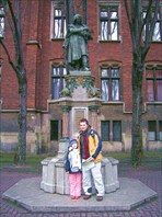 Николай Коперник возле университета в Кракове